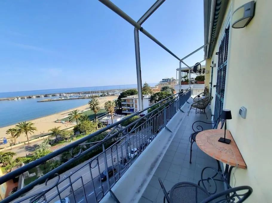 Apartment Dimora Dolce Vita - Attico Sul Mare Sanremo