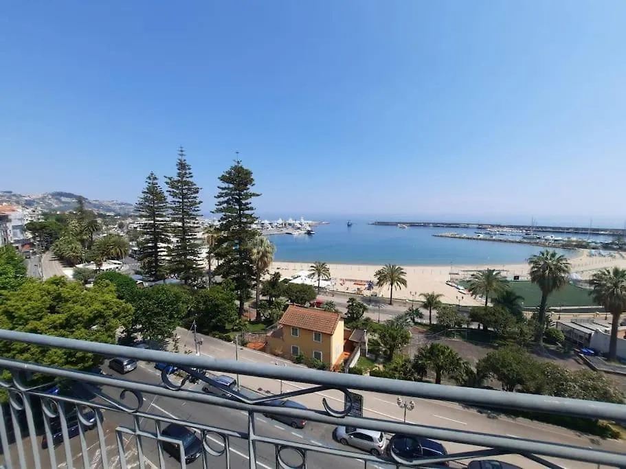 Dimora Dolce Vita - Attico Sul Mare Sanremo 0*,