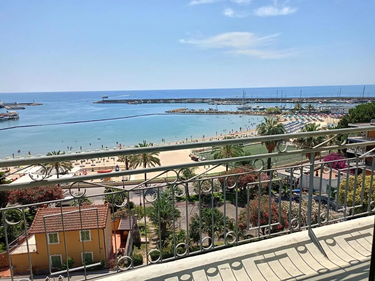 Dimora Dolce Vita - Attico Sul Mare Sanremo 0*,